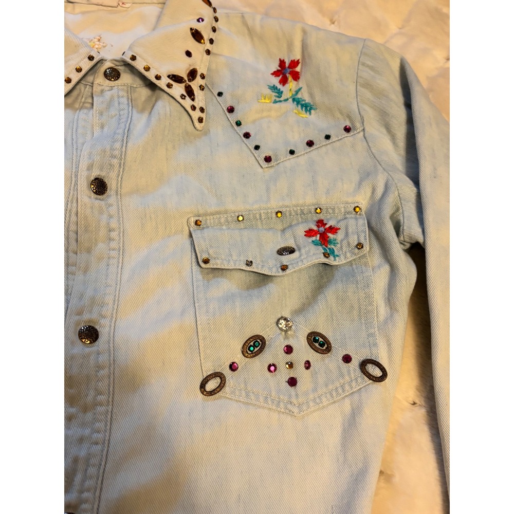 Vintage Light Wash Denim Western Shirt Floral Embroidery Rhinestone Studded L - Picture 5 of 11